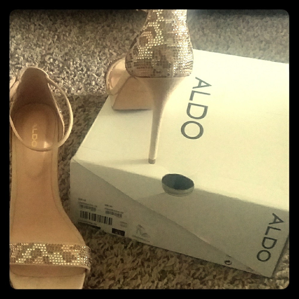 Shoes never worn